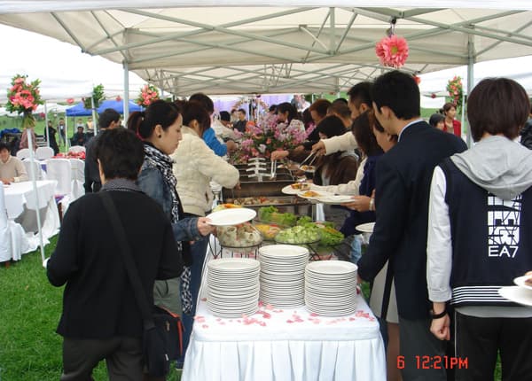 草坪婚宴自助餐3